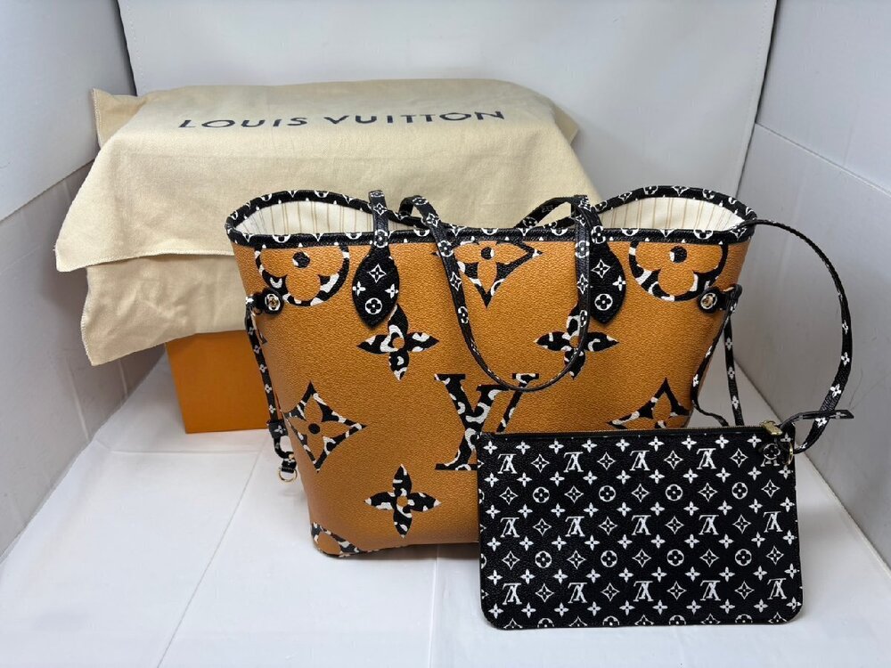 Louis Vuitton Neverfull Monogram Jungle